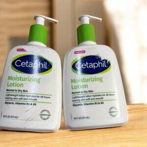 Cetaphil MoisturizingLotion  16 per bottle lot of 2 new